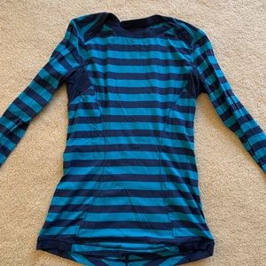 Lululemon long sleeve with thumb holes